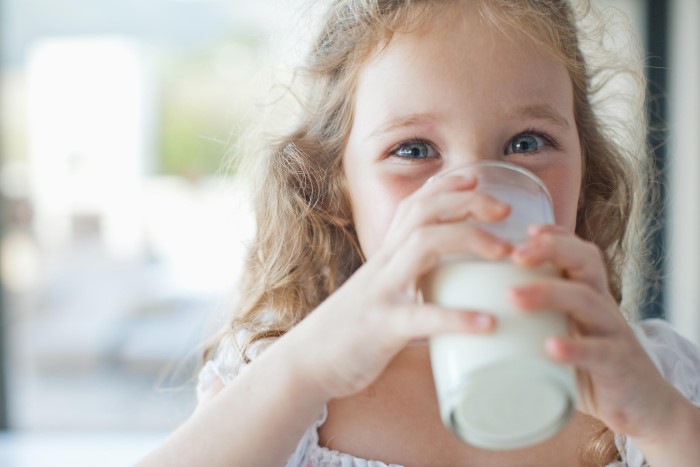 Top 7 loại sữa bột tốt nhất cho trẻ sơ sinh từ 0-6 tháng tuổi: Xem ngay đánh giá và lựa chọn giúp bé phát triển toàn diện