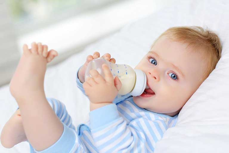 so sánh các loại sữa cho trẻ sơ sinh