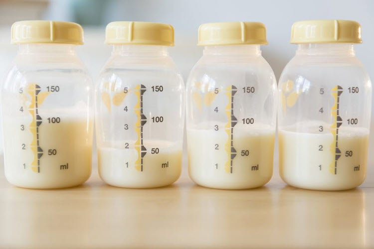 kết hợp sữa mẹ và sữa công thức