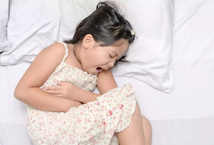trẻ bị đau bụng là biểu hiện của bệnh gì